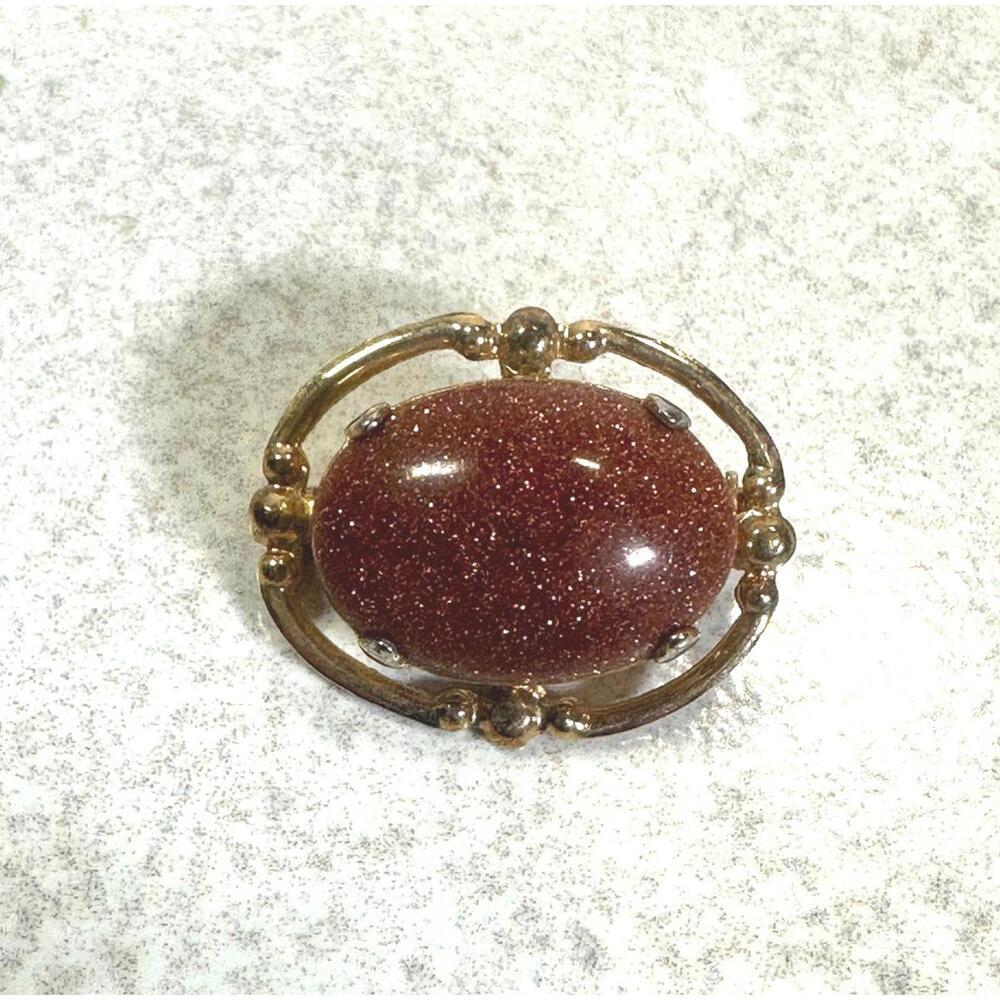 Vintage Goldstone Cabochon Brooch Oval Gold Tone Pin
